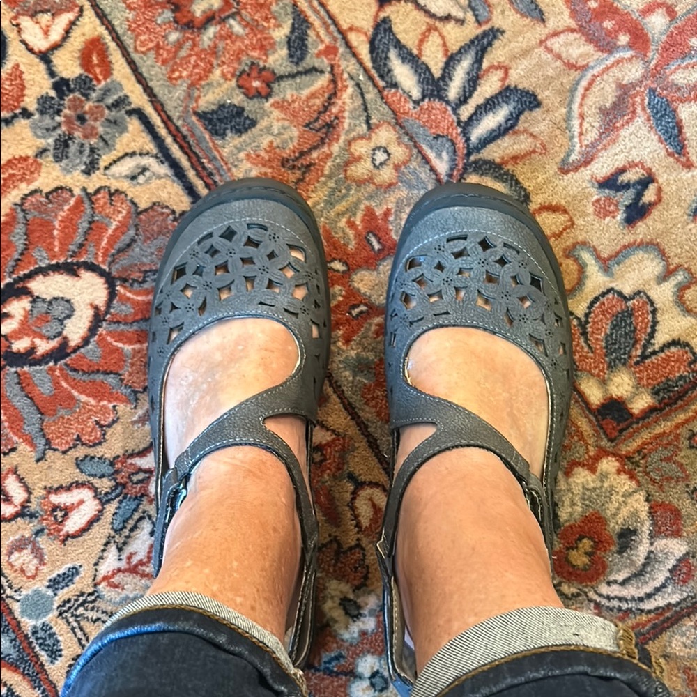 JBU Women's Charcoal Mary Jane Flats
